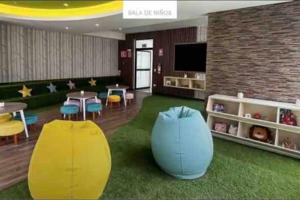 Social Tree 907 Lima